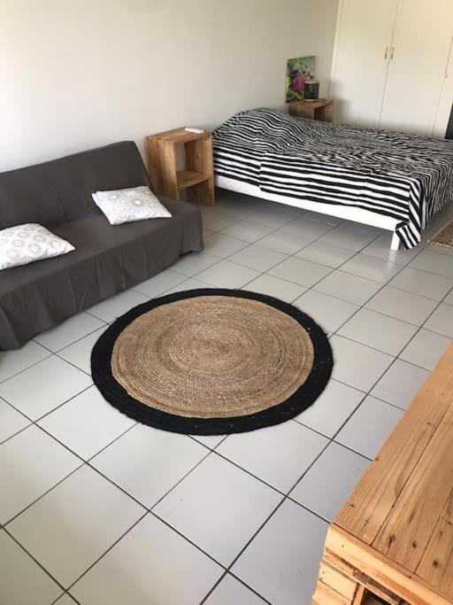 Petit prix et grand confort à Saint Gilles les Bains Extérieur photo