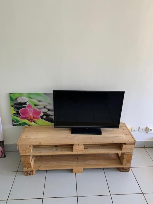 Petit prix et grand confort à Saint Gilles les Bains Extérieur photo