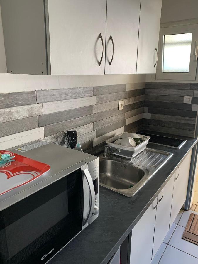 Petit prix et grand confort à Saint Gilles les Bains Extérieur photo